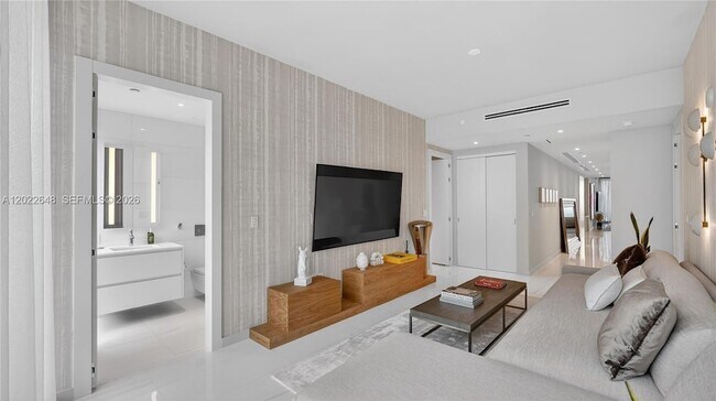 Building Photo - 300 Biscayne Blvd Way