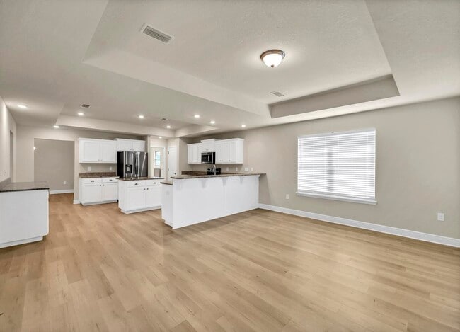 Building Photo - 3639 Ranch Dr