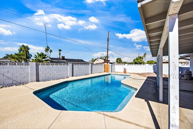 Building Photo - 124 E Minton Dr