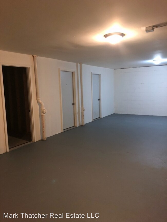 Building Photo - 261-271 Oakwood Ave