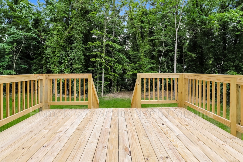 Building Photo - 231 Willowood Dr