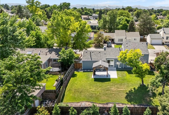 Building Photo - 6604 S Dahlia Cir