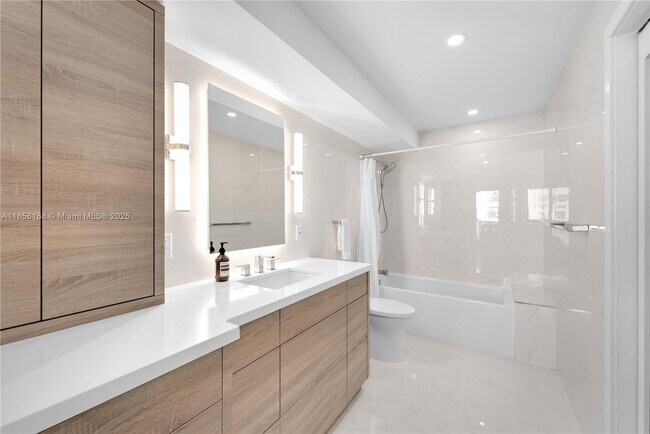 Building Photo - 2401 Collins Ave