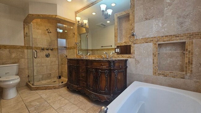 Building Photo - Exquisite 4 Bedroom + Office Single-Level Residence with Pool/BBQ in a Prime South-of-the-Bouleva...