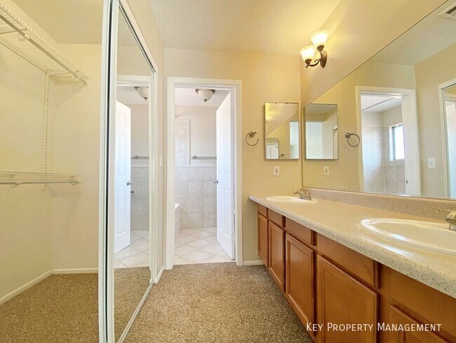 Building Photo - 50 Tidwell Ln