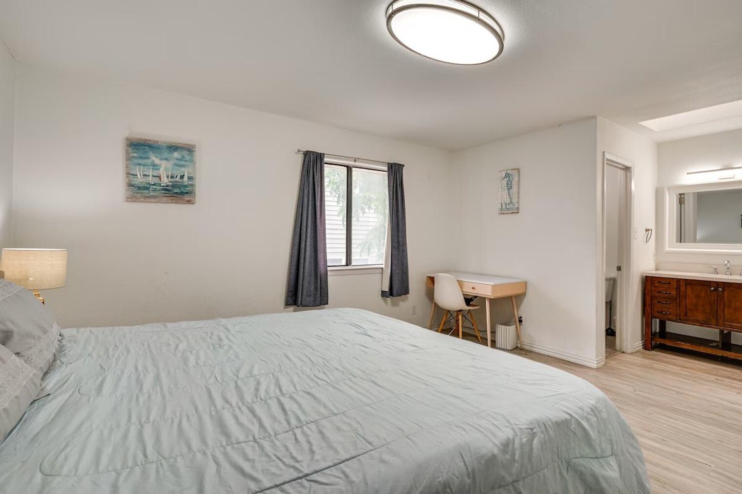 Building Photo - 6648 E Lovers Ln