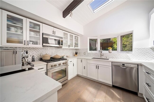 Building Photo - 2522 Zorada Dr