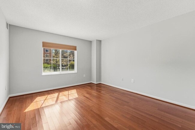 Building Photo - 14801 Pennfield Cir
