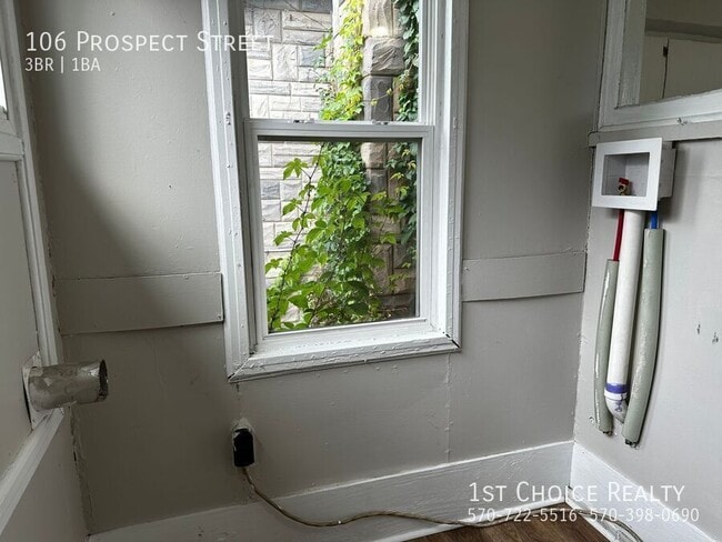 Building Photo - 106 Prospect St
