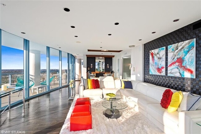 Building Photo - 333 Las Olas Way