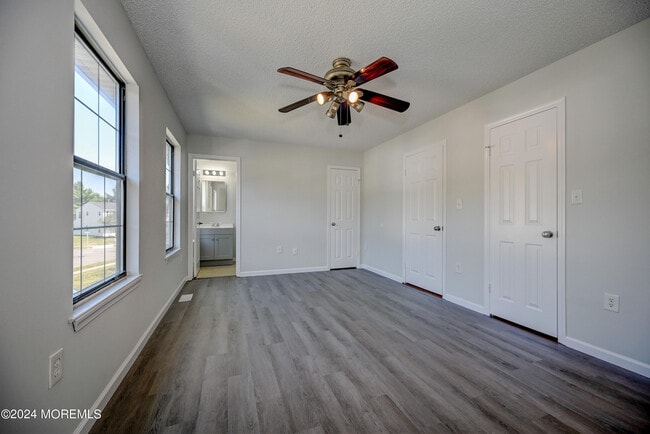 Building Photo - 44 Mariners Cove