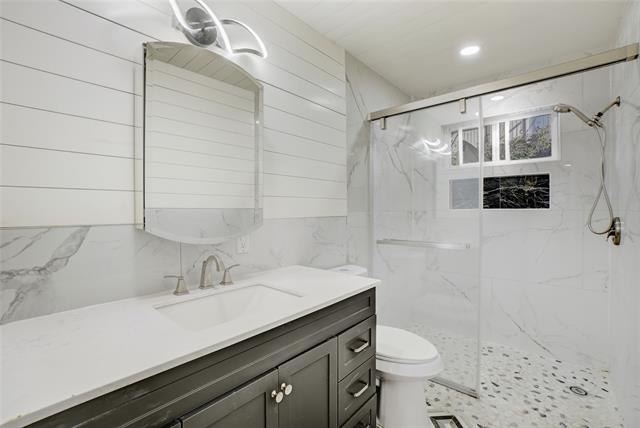 Building Photo - 3310 Douglas Ave