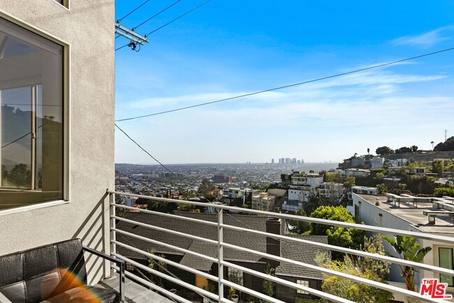 Building Photo - 8435 Franklin Ave