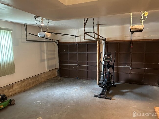 Building Photo - 26 Netherwood Cir