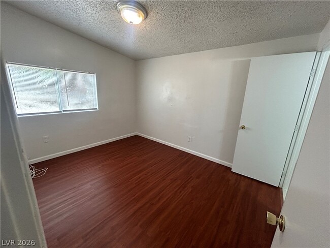 Building Photo - 1405 E McWilliams Ave