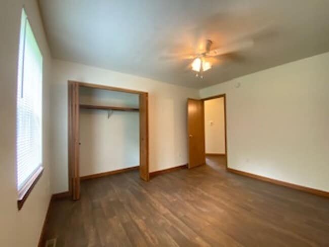 Building Photo - 3 Bedroom Home with 2 Car Attached Garage!