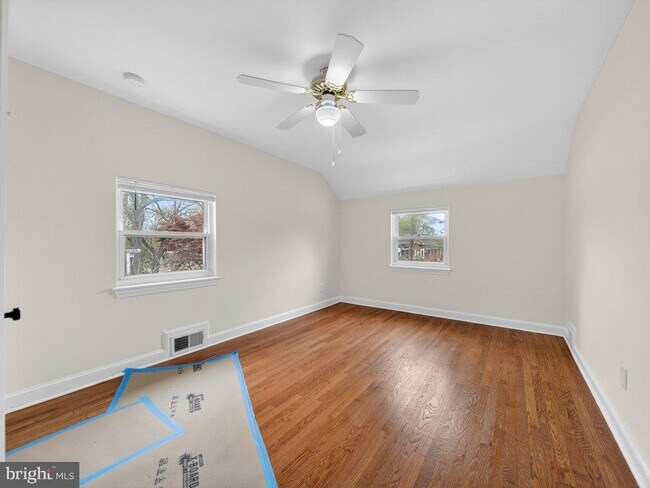 Building Photo - 10506 Lorain Ave