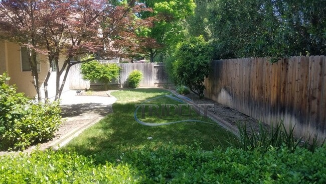 Building Photo - 3 bedroom, 2 bath house