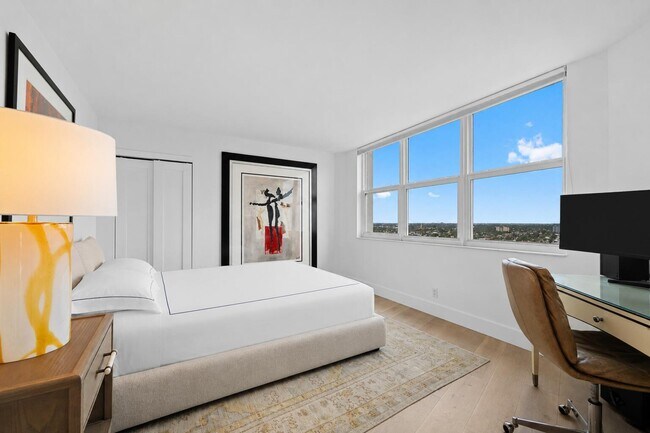 Building Photo - 1340 N Ocean Blvd