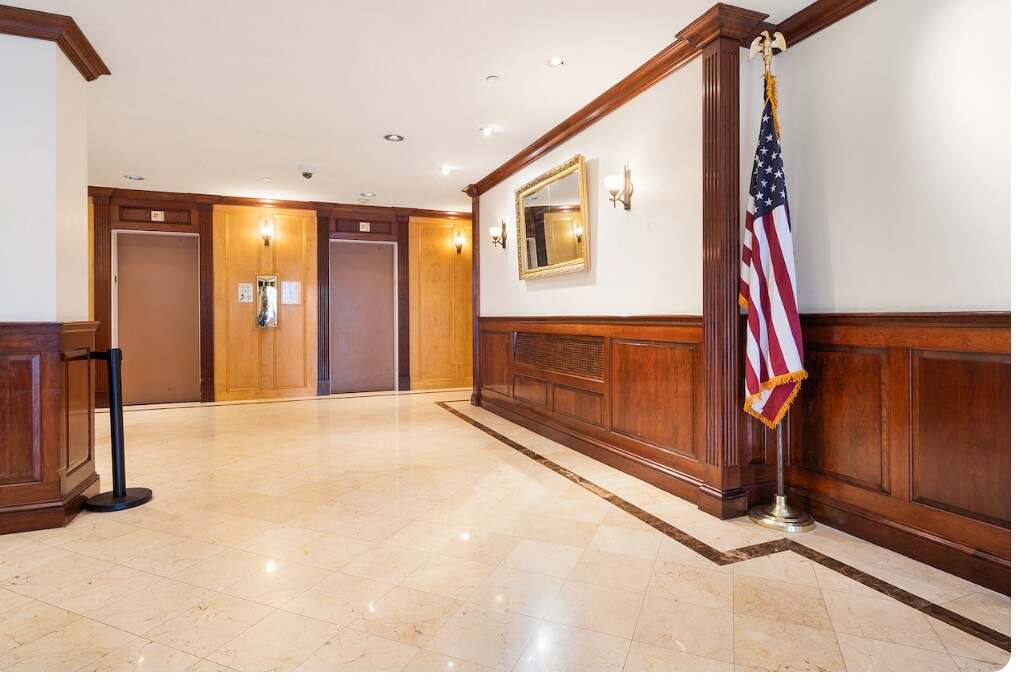 Building Photo - 10 Huron Ave