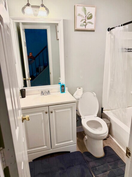 Building Photo - 2004 Fort Pemberton Ct