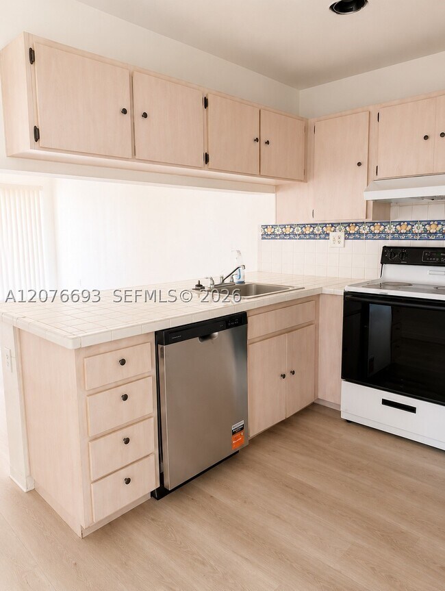 Building Photo - 15401 SW 81st Cir Ln