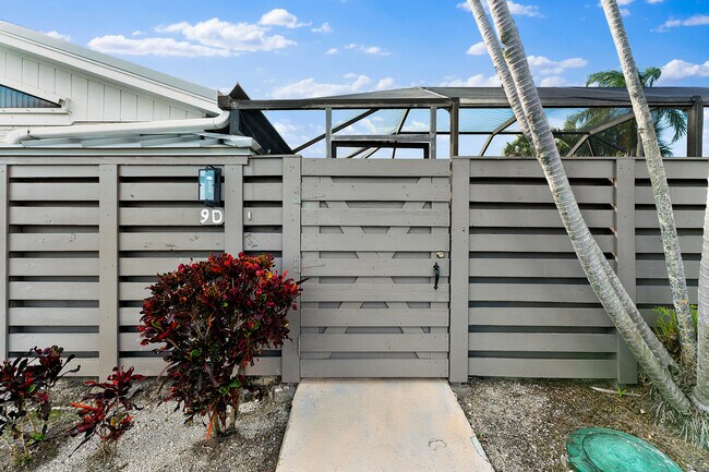 Building Photo - 1801 S US Hwy 1