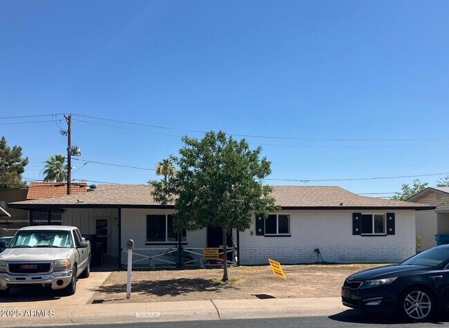 Primary Photo - 3419 W Glenn Dr