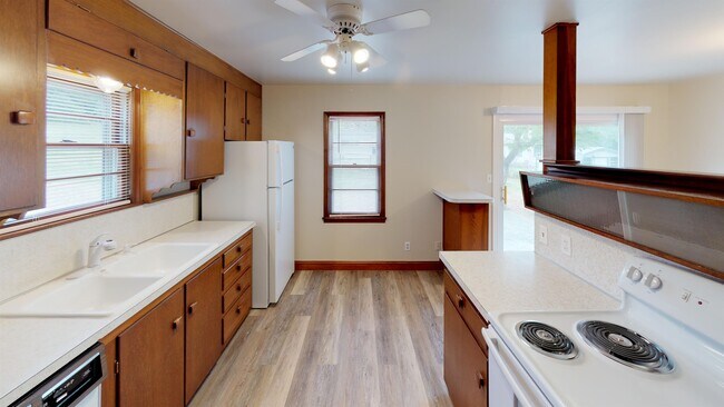 Building Photo - 4103 S 38th W Ave
