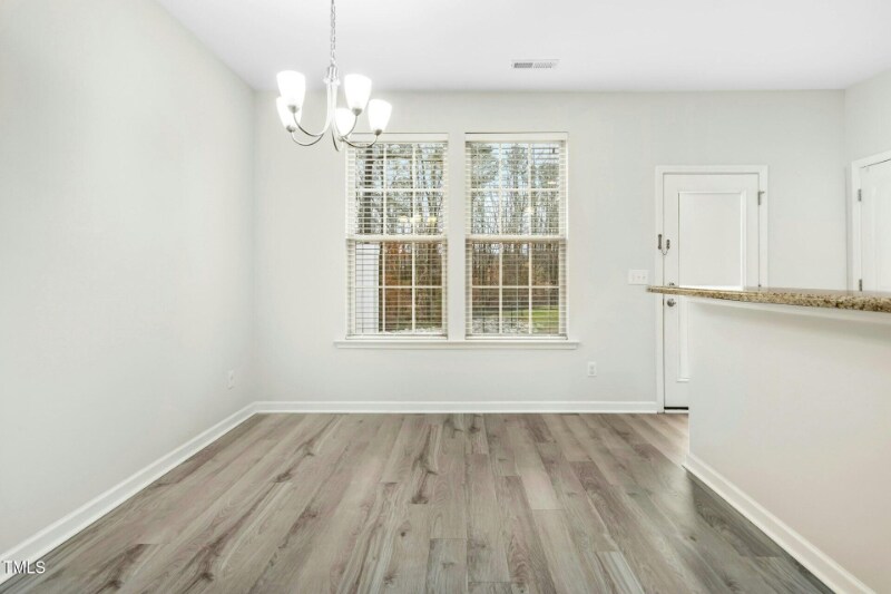 Building Photo - 94 E Grove Point Dr