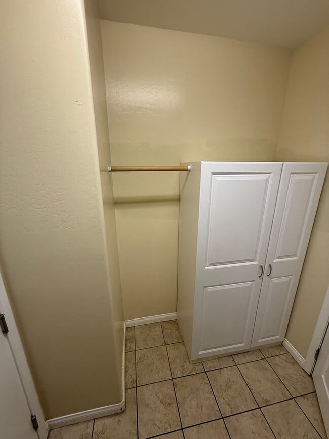Building Photo - Spacious 4-Bedroom Home in Terra Vista