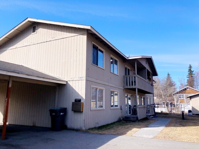 Building Photo - 1103 Broaddus St
