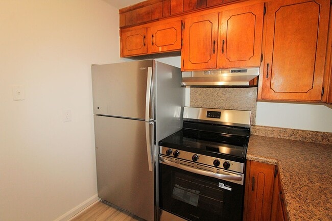 Building Photo - Freshly Updated 3-Bedroom Ranch with New Carpet & Paint