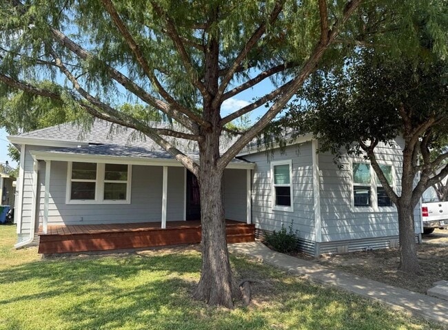 Primary Photo - 1209 Frink St