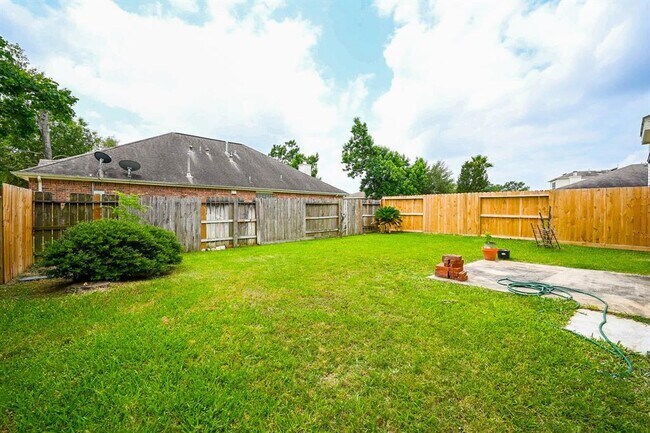 Building Photo - 20015 Cypresswood Springs