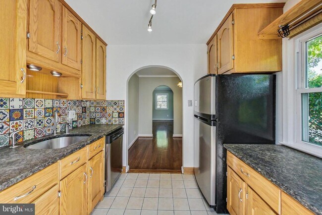 Building Photo - 4112 Spruell Dr