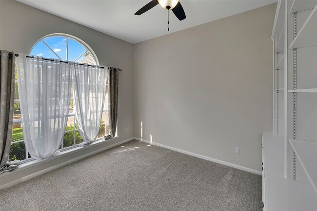 Building Photo - 3030 Hemingway Dr