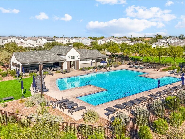 Community Pool - 5053 E Anderson Dr
