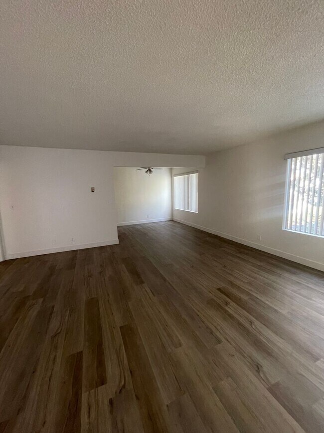 Interior Photo - 1706