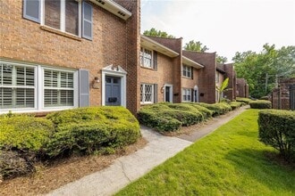 Building Photo - 1117 Scott Blvd