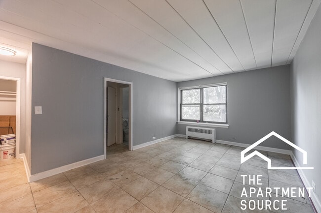 Building Photo - 1360 W Touhy Ave