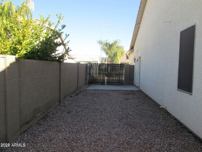 Building Photo - 6974 S Scott Dr