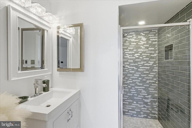 Building Photo - 3360 Huntley Sq Dr