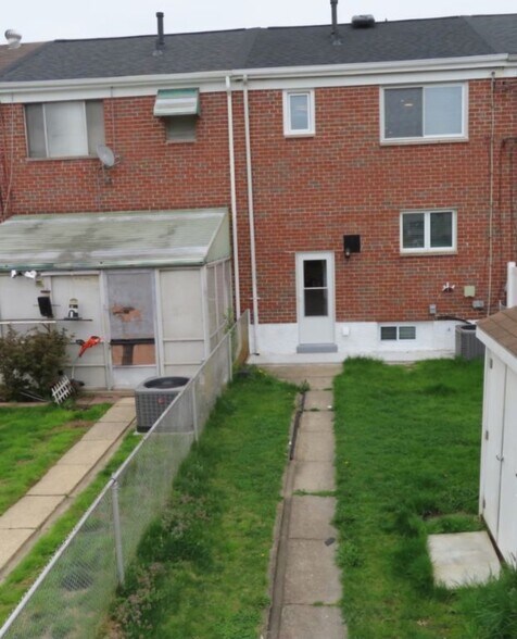 Building Photo - 1016 Middleborough Rd