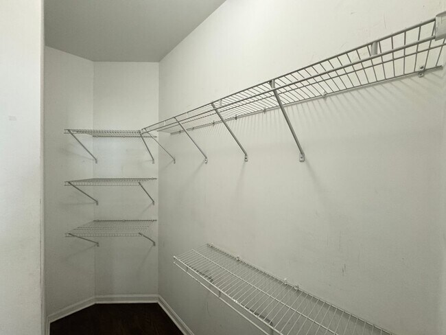 Building Photo - 5406 S Indiana Ave