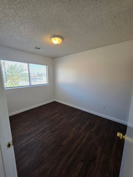 Building Photo - 809 K St