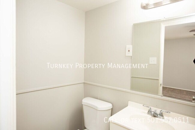 Building Photo - 6 Edgemont Dr