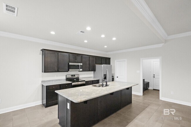 Building Photo - 421 Silage Dr