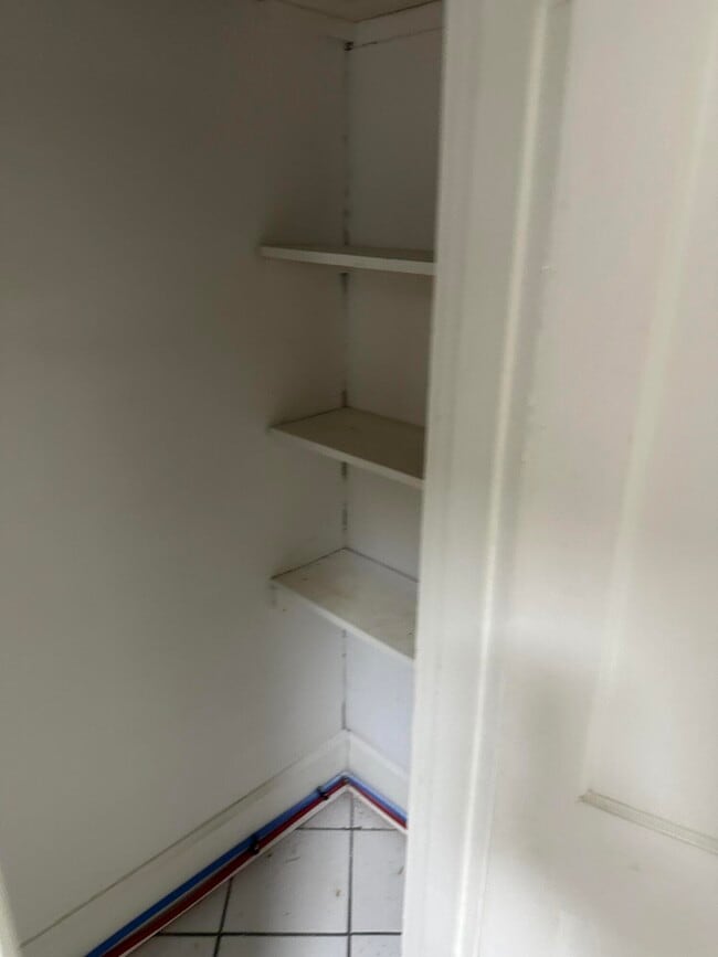 Building Photo - 302 Clay St