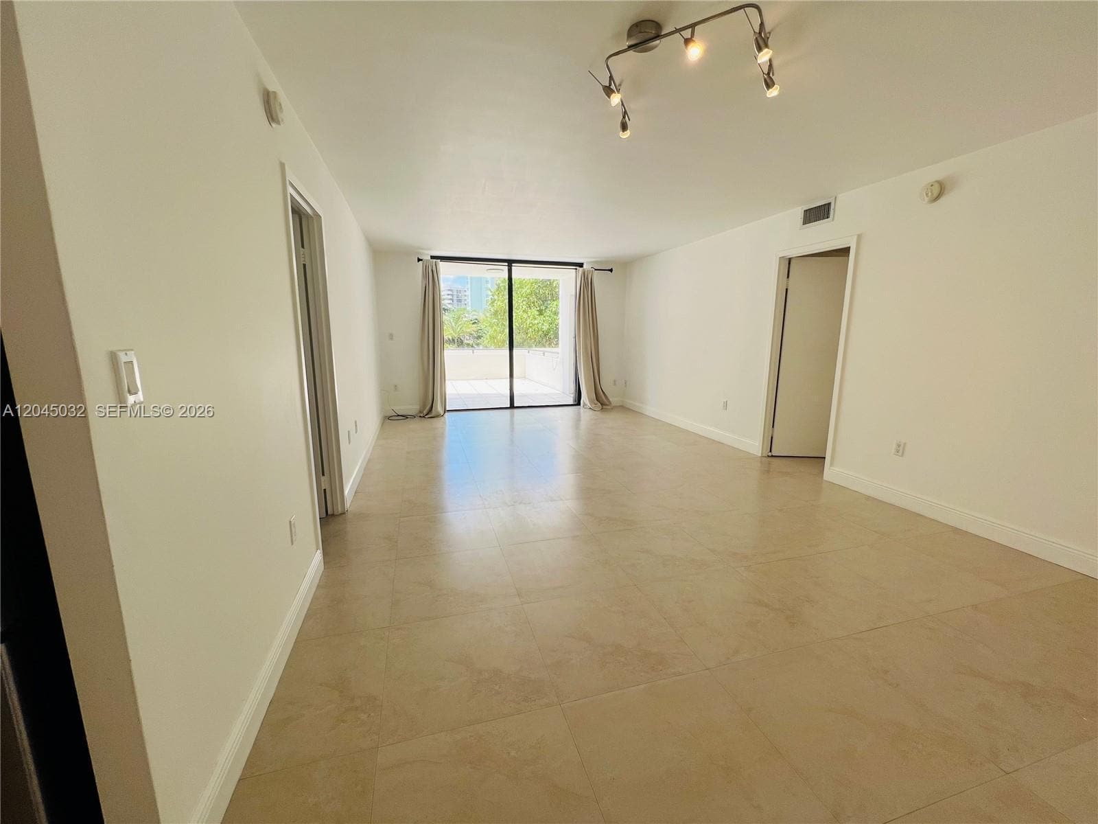 Building Photo - 2333 Brickell Ave